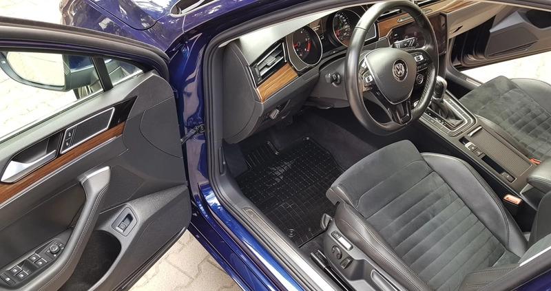 Volkswagen Passat cena 79900 przebieg: 148000, rok produkcji 2018 z Strzegom małe 742
